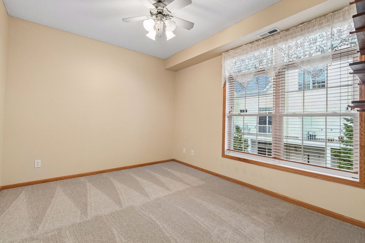 2150 Old School Rd #252, Mound