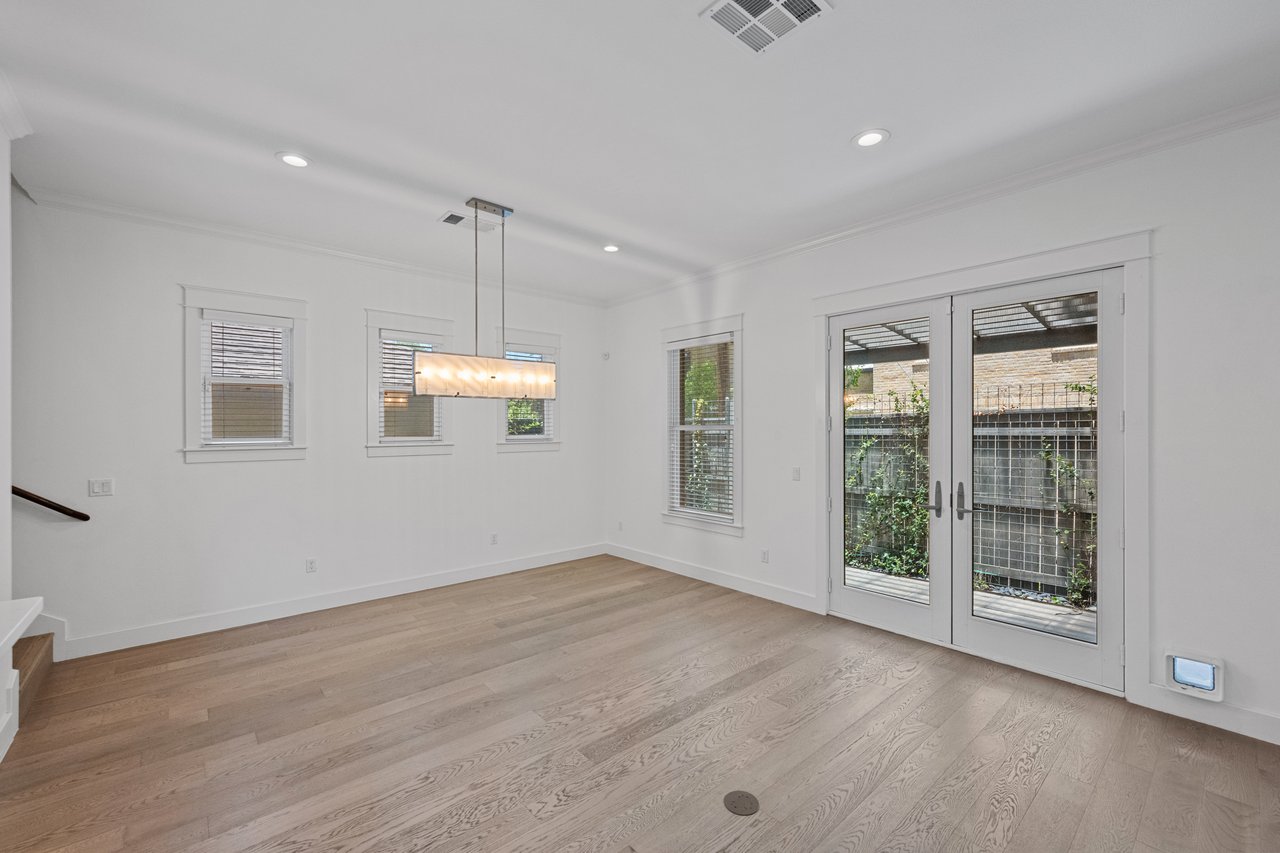 1403 W 12th Street #B