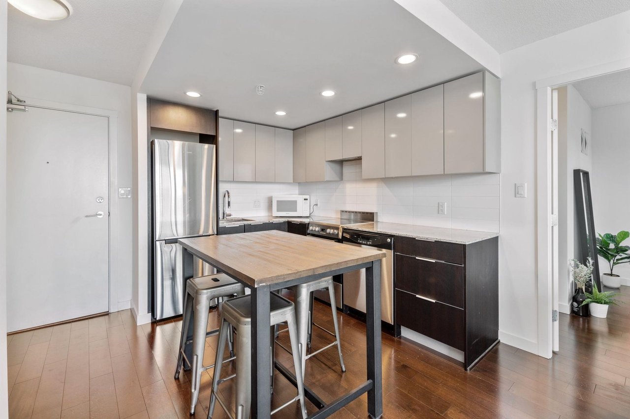 1108 - 445 W 2nd Ave
