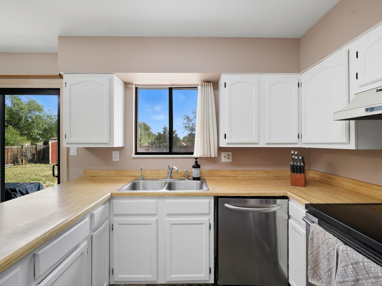 6735 Goldfield Drive