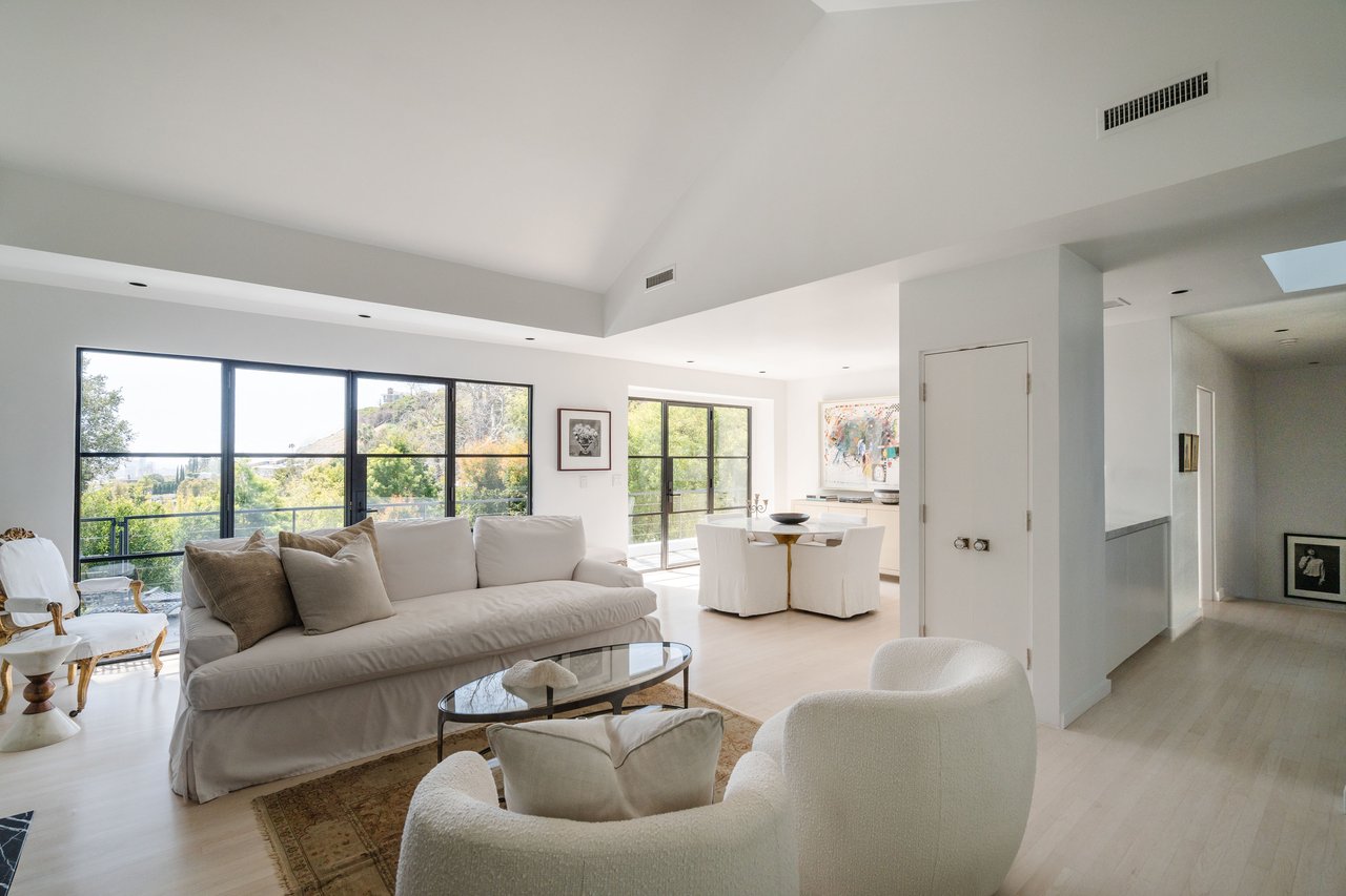 1558 Sunset Plaza Dr, Hollywood Hills