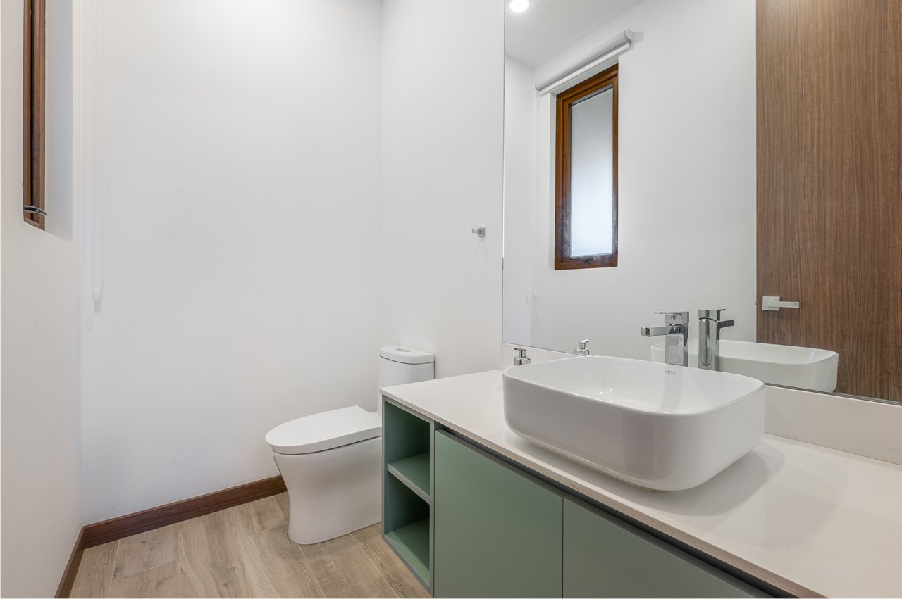 Malinches 27 A/B | Turnkey 6-Bedroom Duplex Investment in Hacienda Pinilla