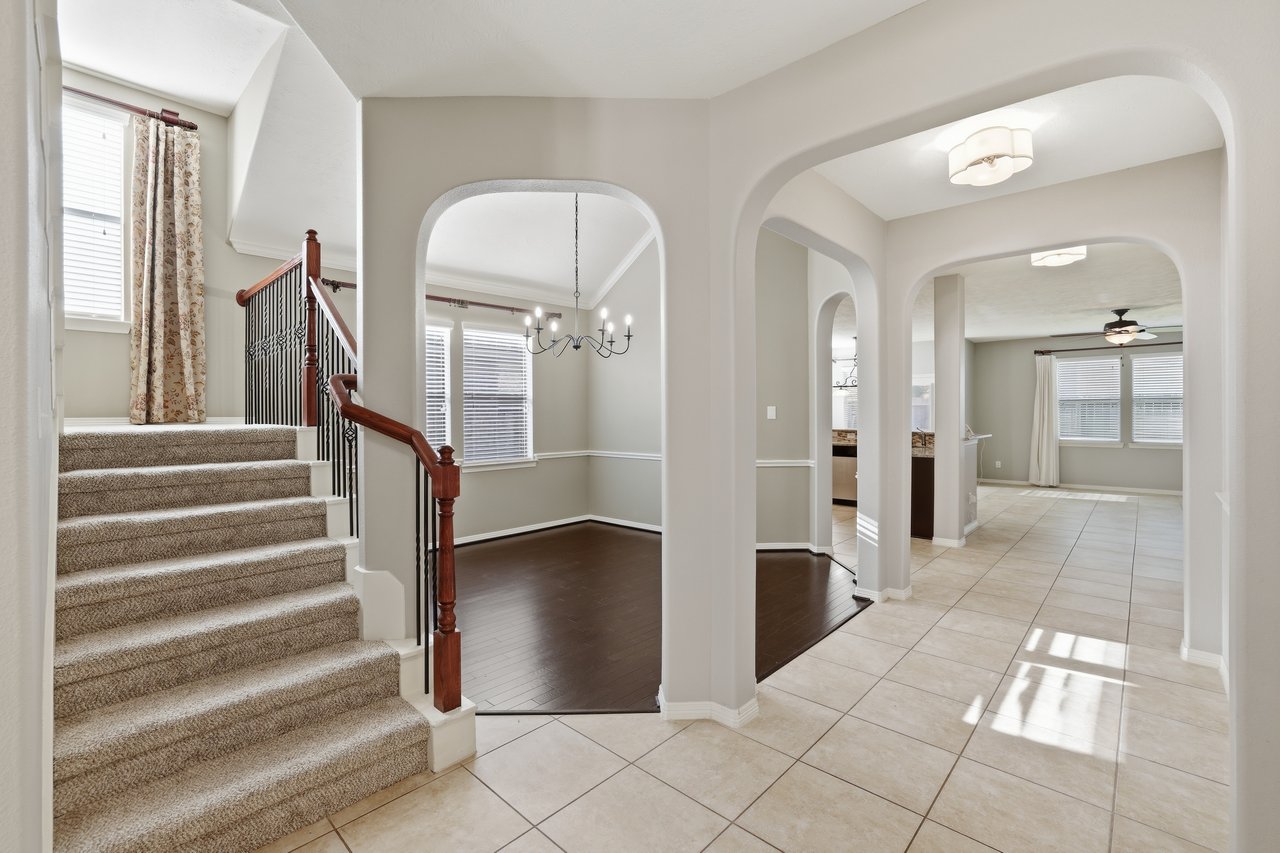 2412 Via Montesano