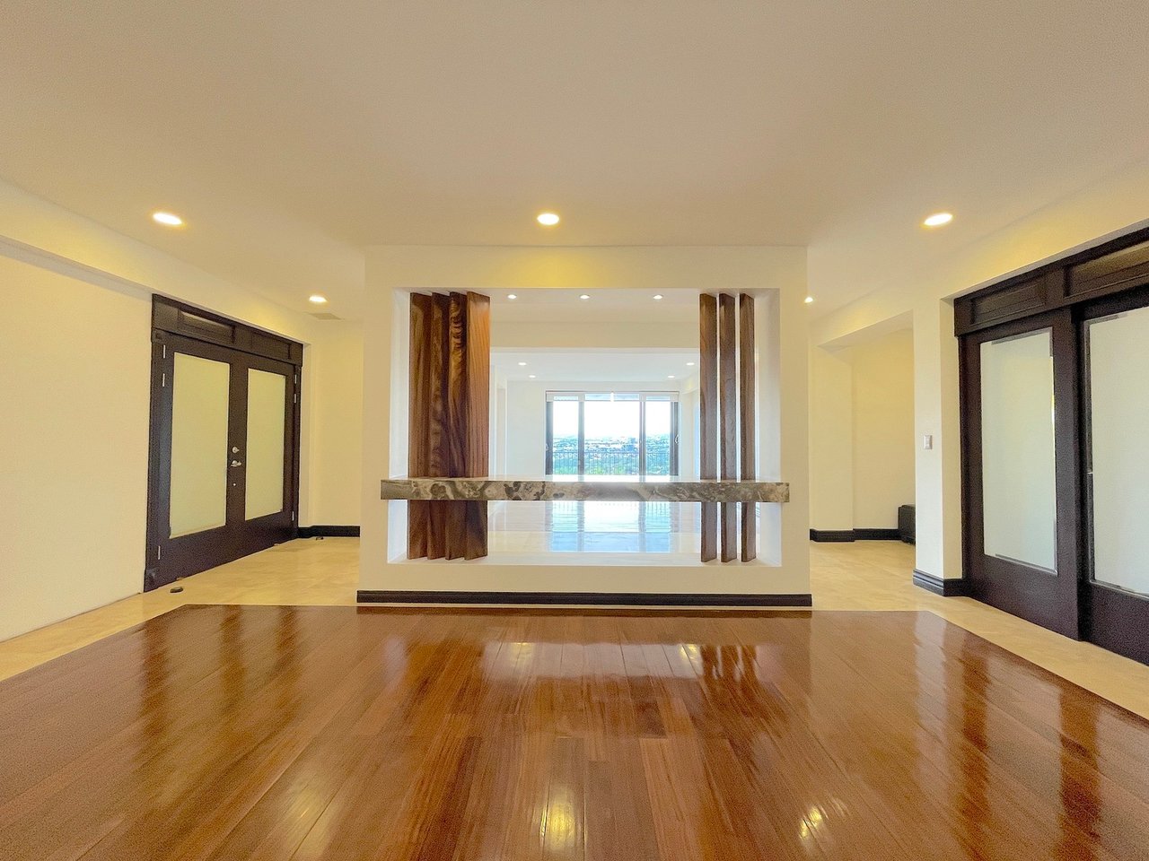 Panoramic Skyline View Condo, Escazu, San Jose