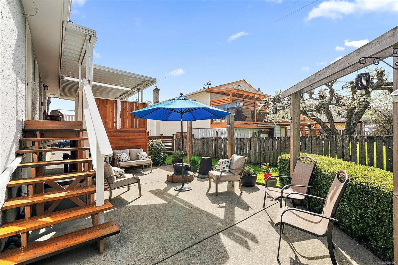 728 Porter Rd, Esquimalt