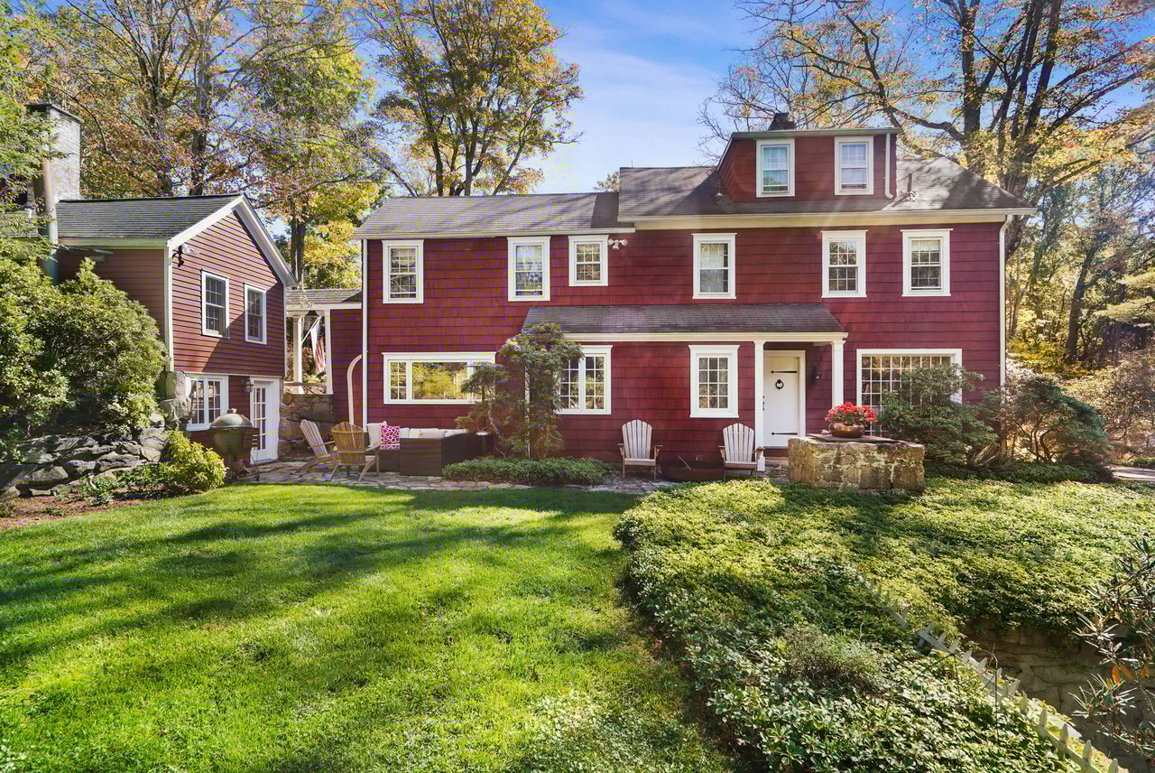66 Eastwoods Road