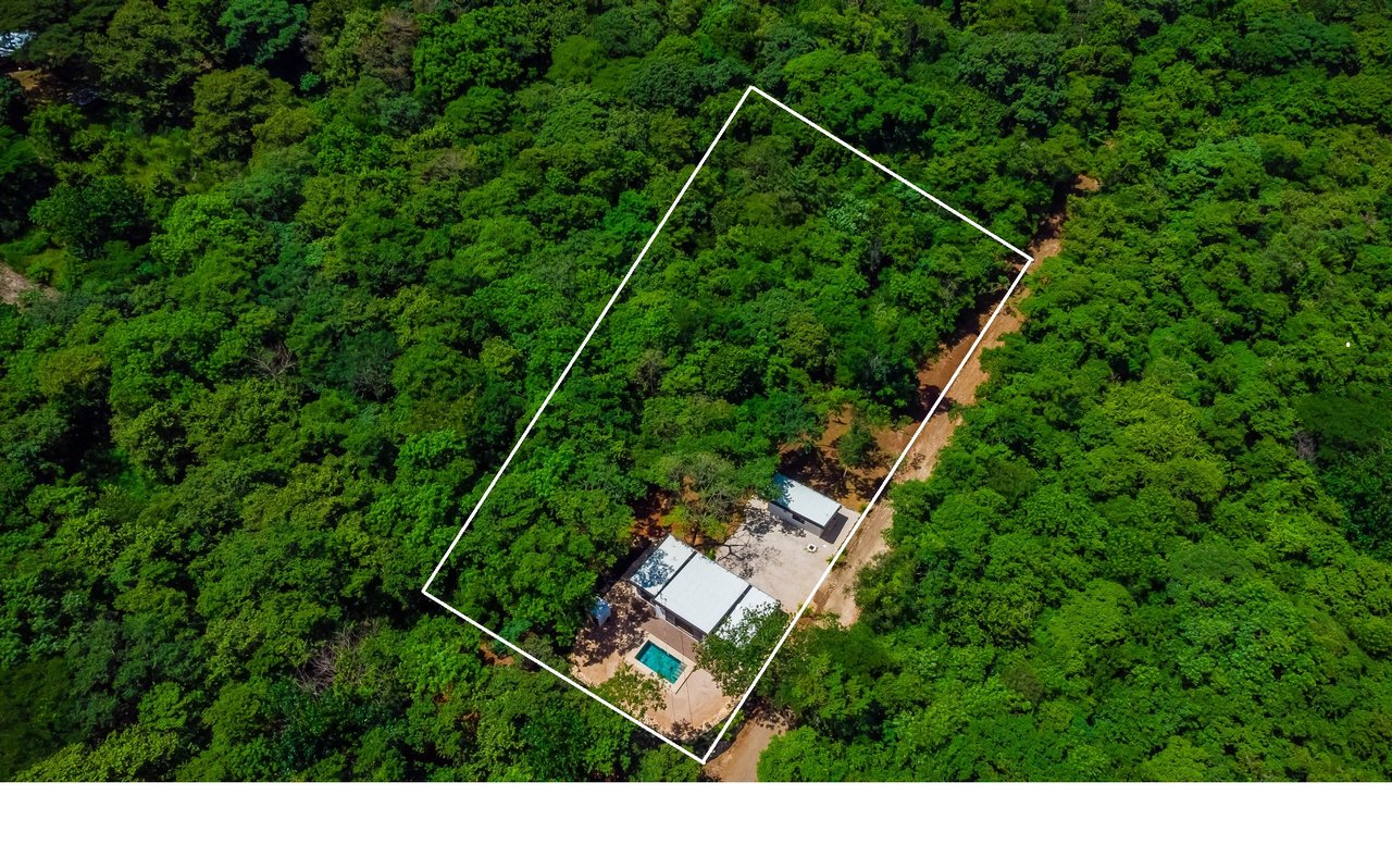 V-Caro Ju | Furnished Villa with Pool, Guest Cottage, and 4,603 m² Expansion Lot Just 15 Minutes from Tamarindo