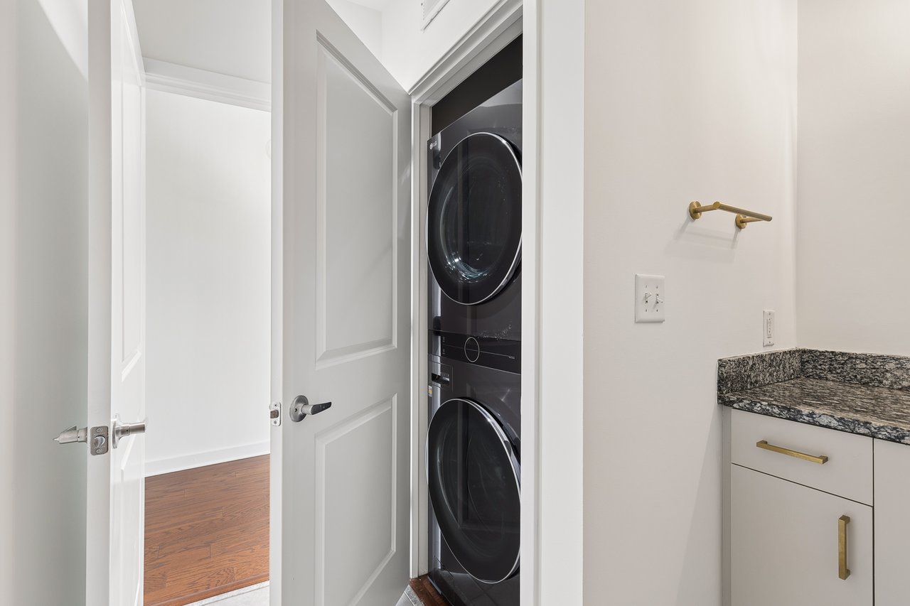 943 Peachtree Street NE Unit 913