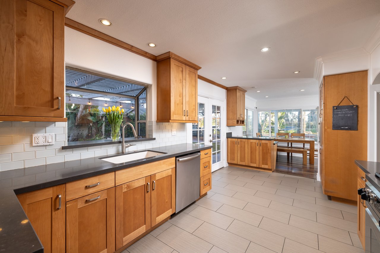 23965 Carrillo Dr