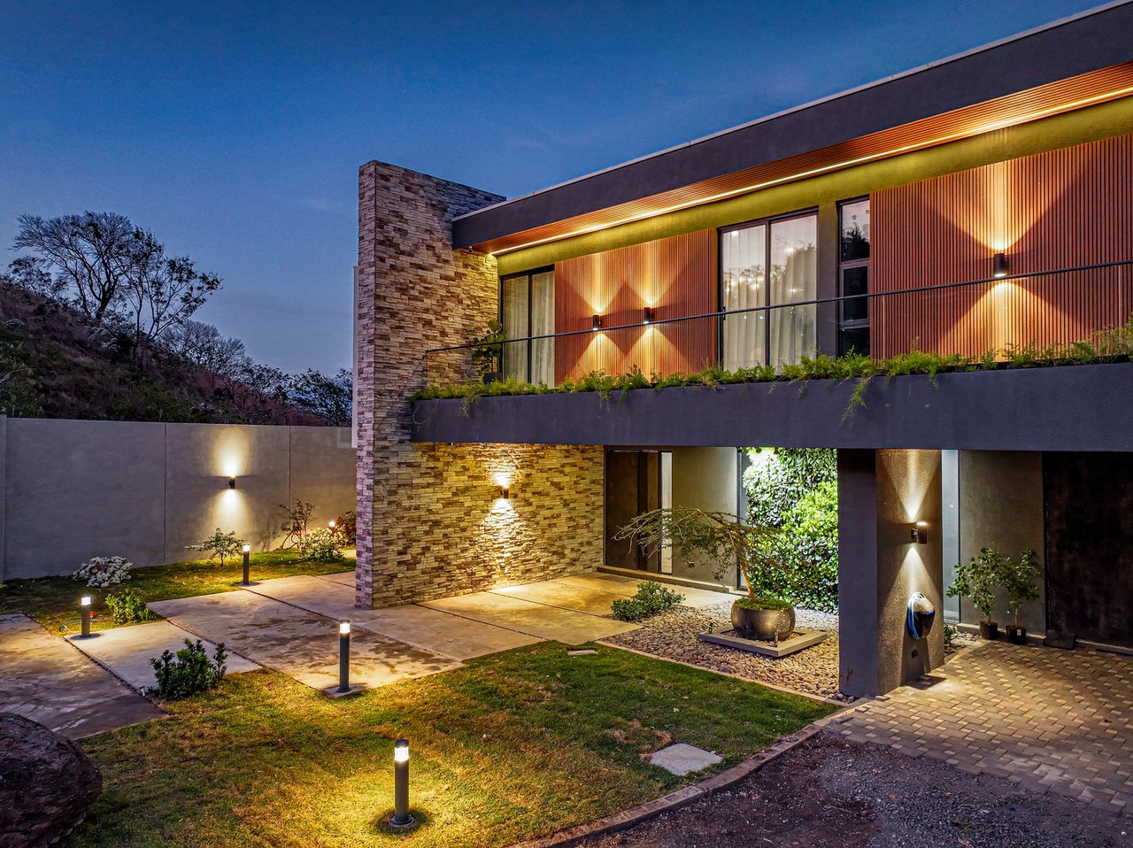 Panoramic City View Estate Home, Escazu, San Jose
