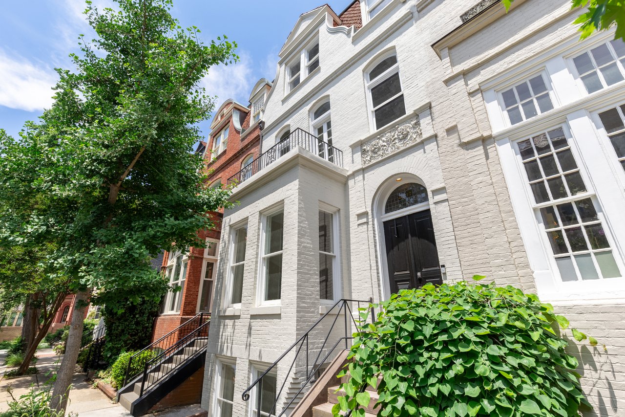 2017 Hillyer Place NW