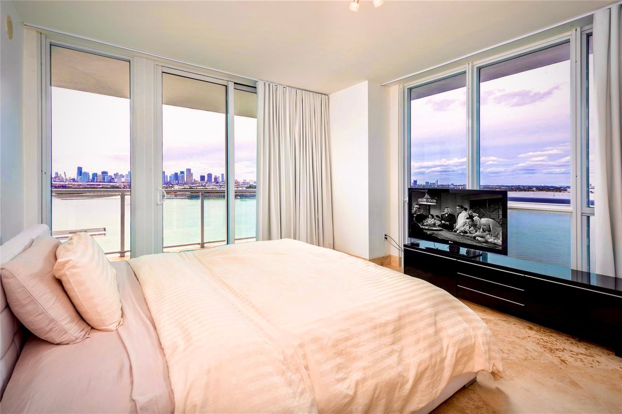 520 WEST AVE #1405