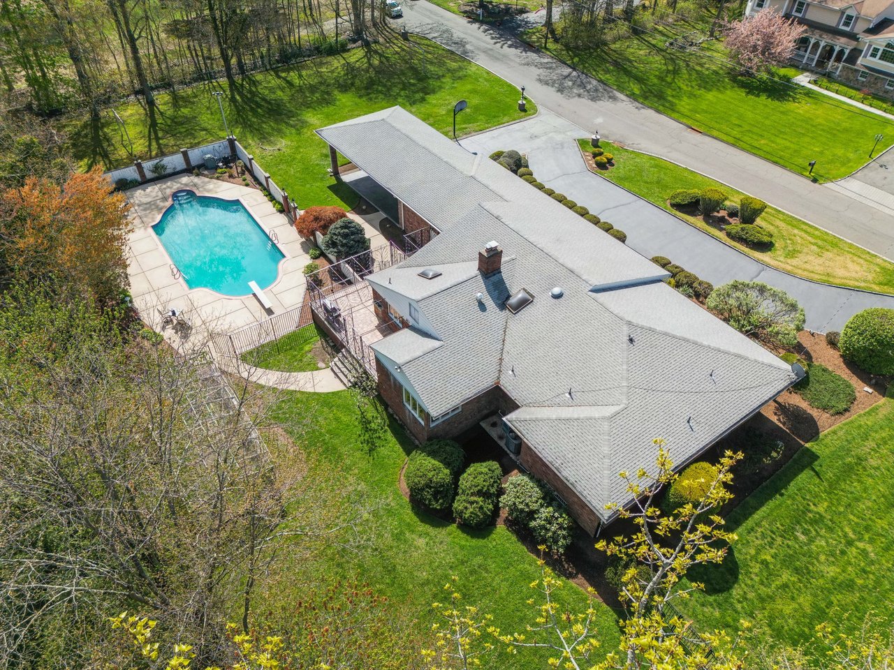 35 Grandview Avenue