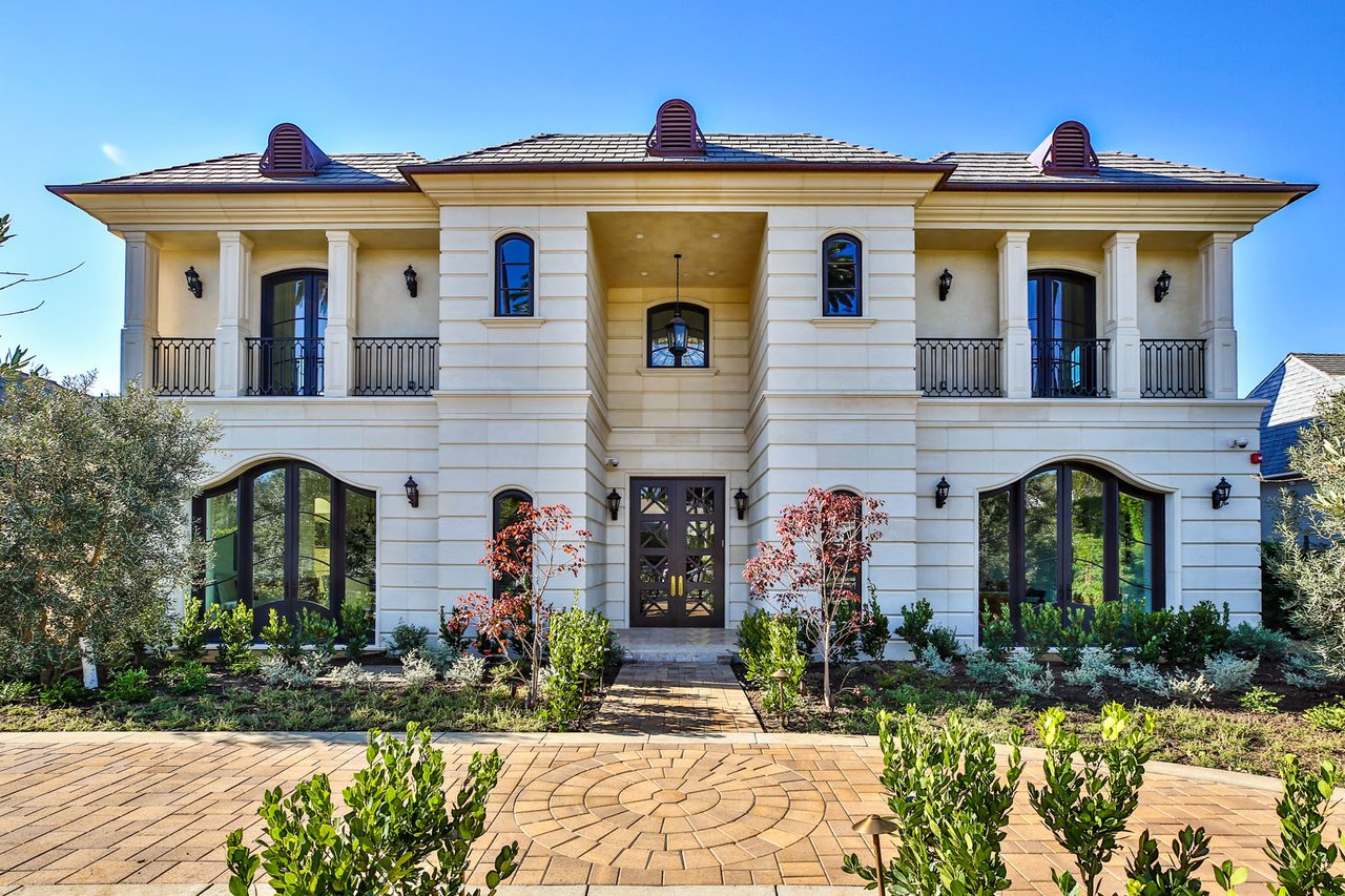 603 N Bedford Dr