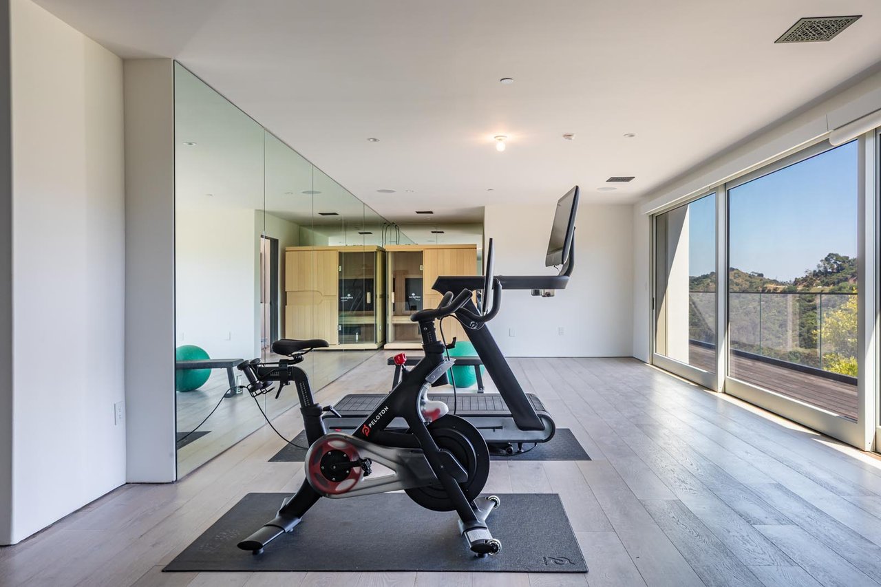 11951 Pinnacle Pl, Beverly Hills