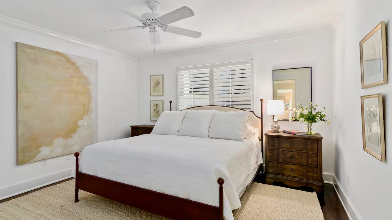 King-size Chic at the Historic Barbour House