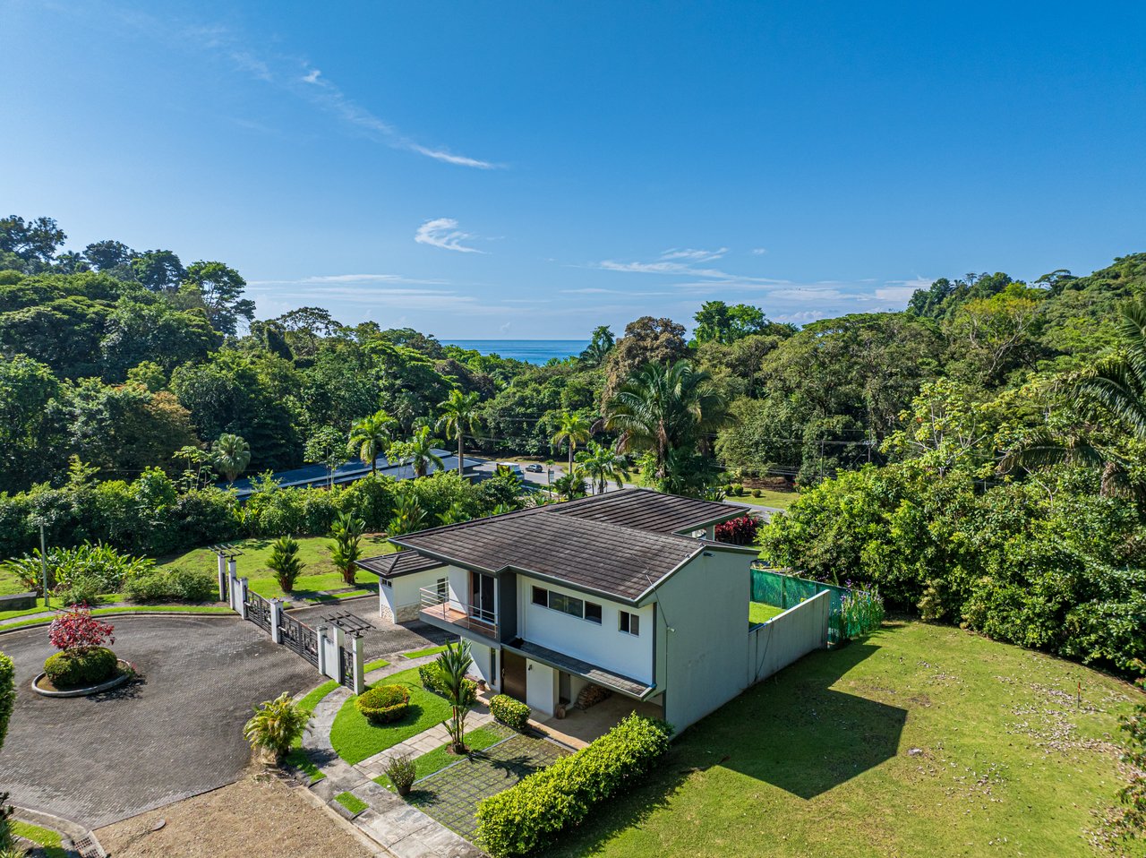 Elegant Tropical Villa Steps from Playa Hermosa – Gated Community