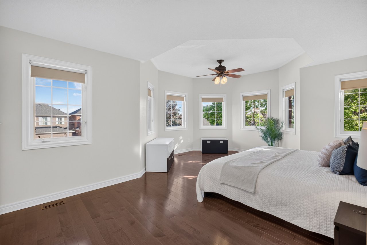 2201 Lapsley Crescent, Oakville