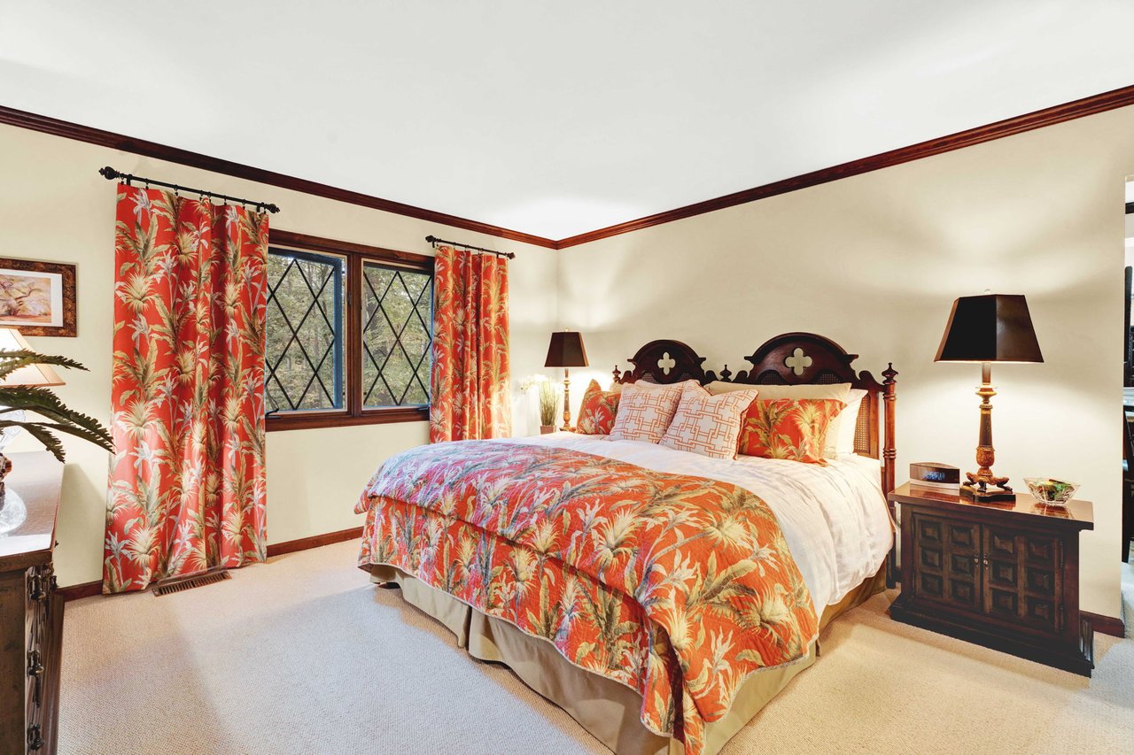 1100 Bretton Lane, Bloomfield Hills