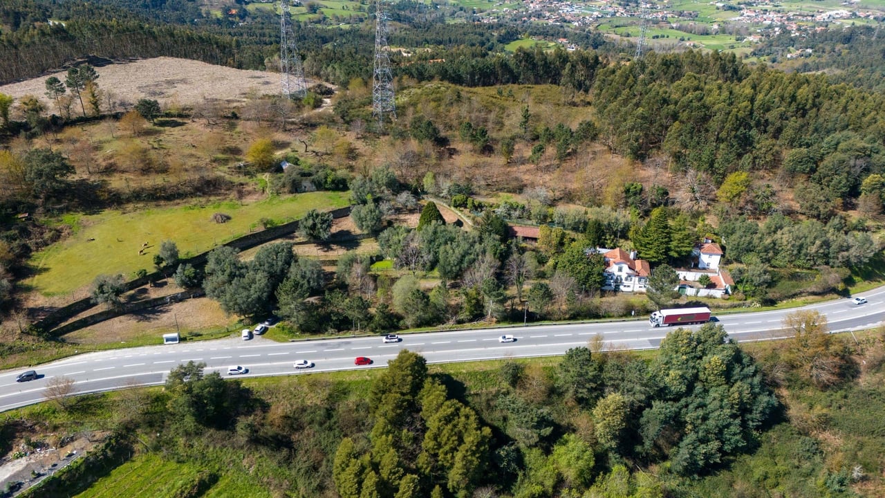 Charming Countryside Estate Near Braga – 11 Acres of Privacy, Potential & Portuguese Character