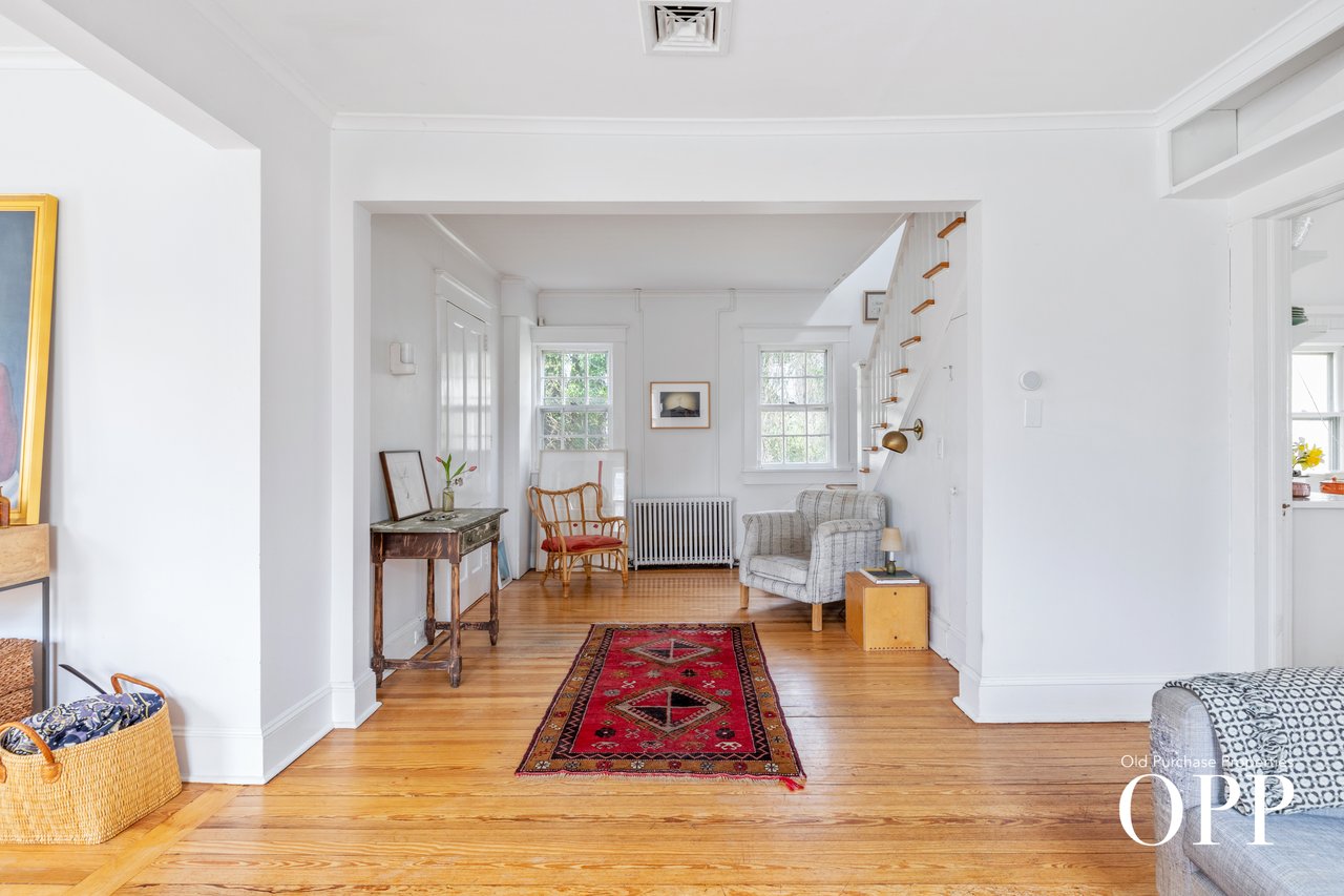 Early Bellport Charm Close to Everything