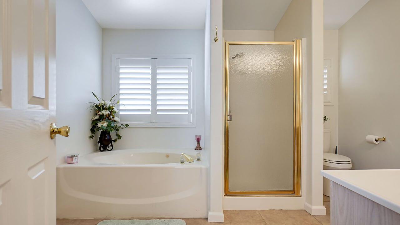 8651 Foothill Boulevard 35