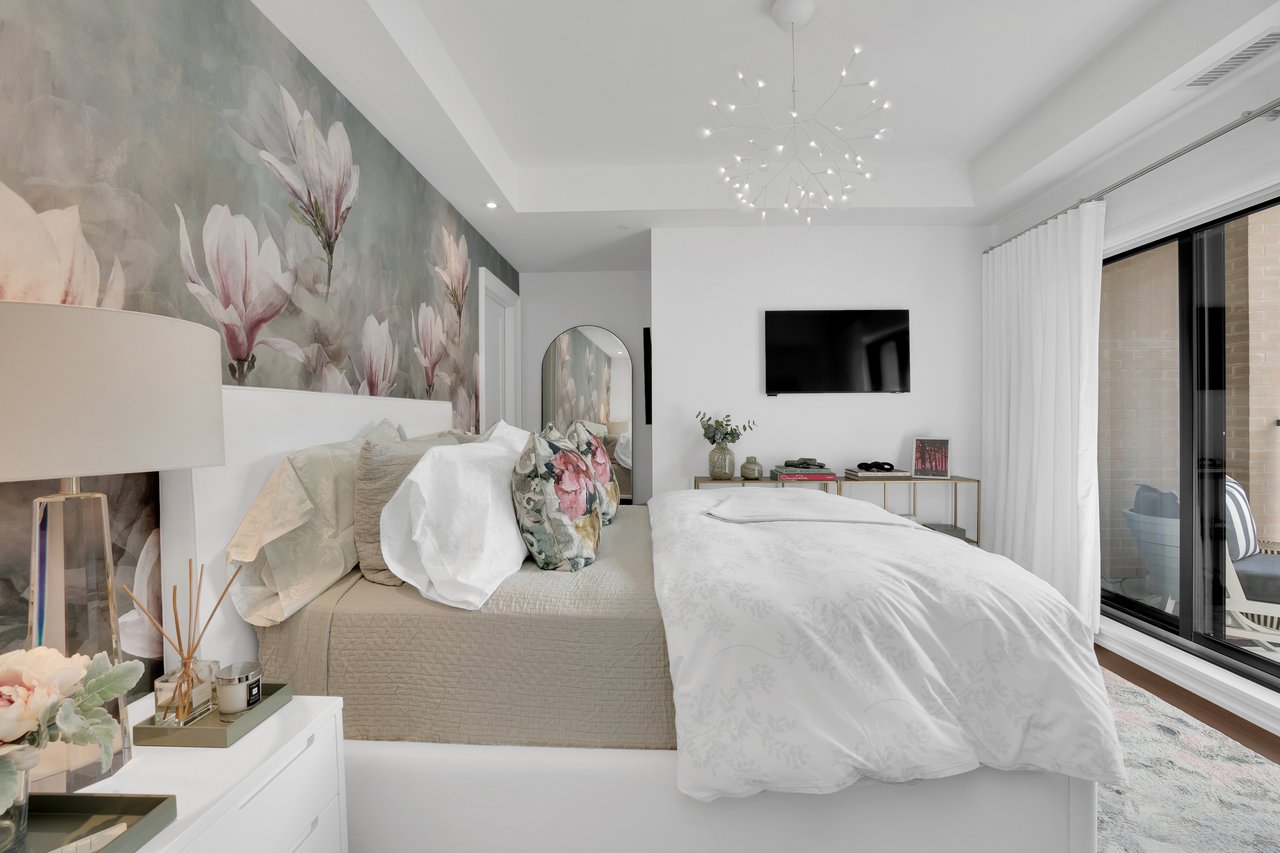 4 The Kingsway #404, Toronto Ontario