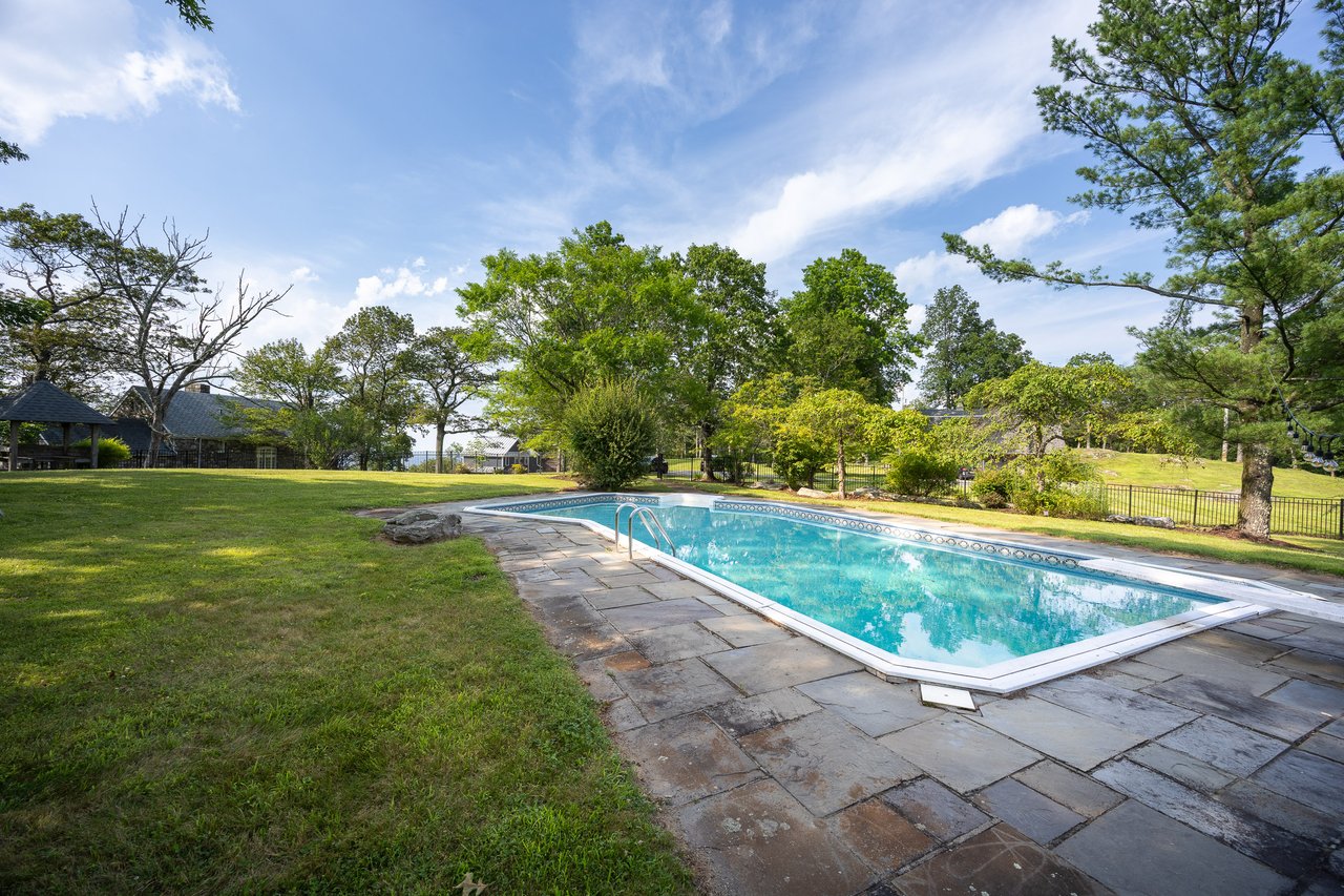401 Woodmont Road