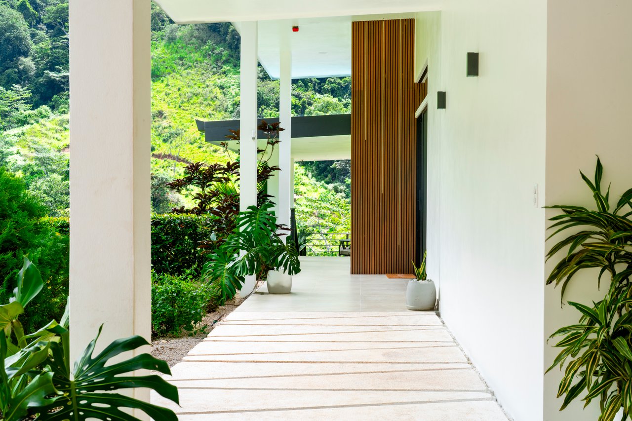 Casa Nueva Vida with Ocean Views & Dual Edge Infinity Pool