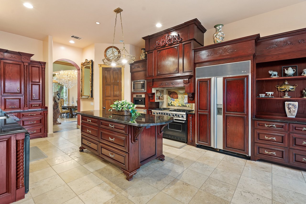 A Rare West Austin Estate on 32 Unrestricted Acres