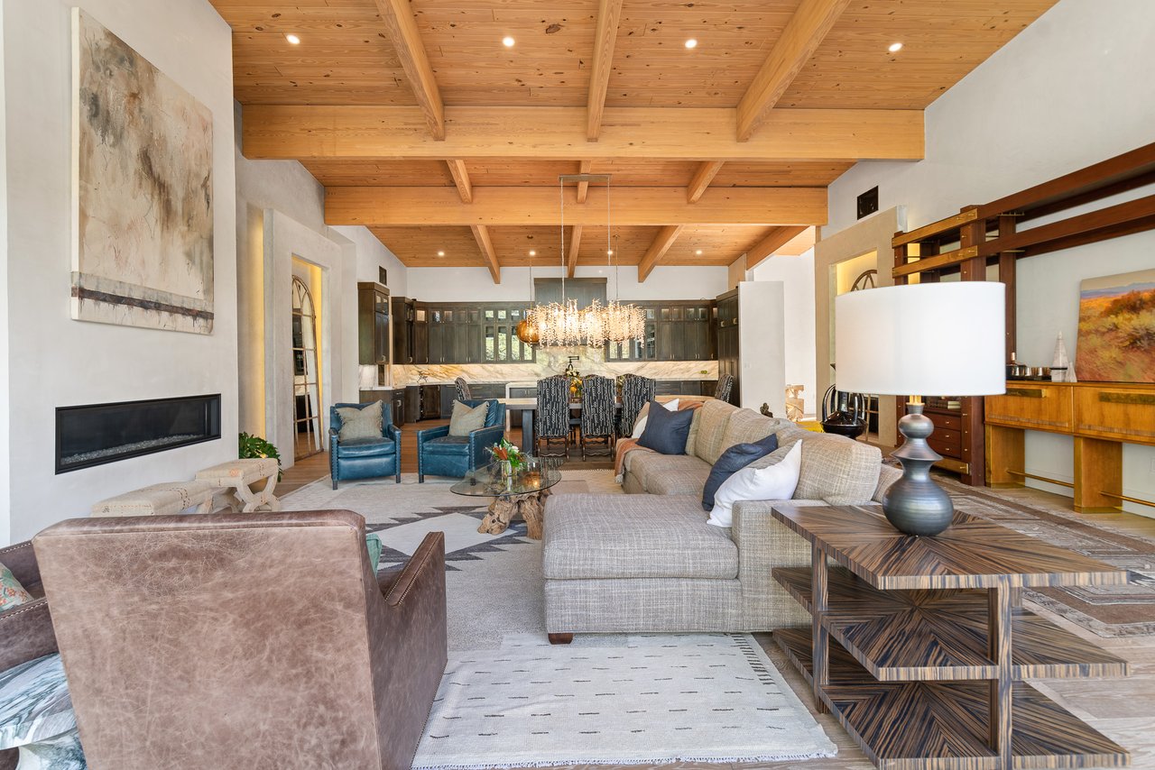 Hunt Waterfall River House