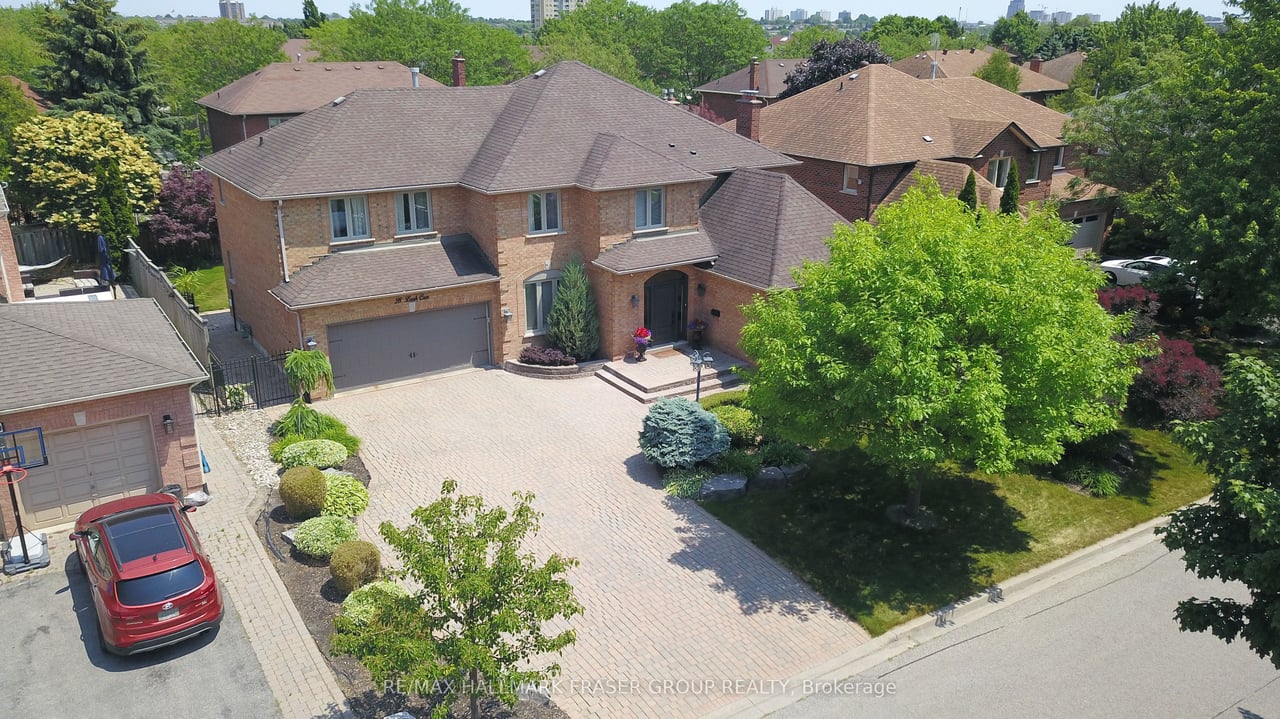 28 Leah Cres