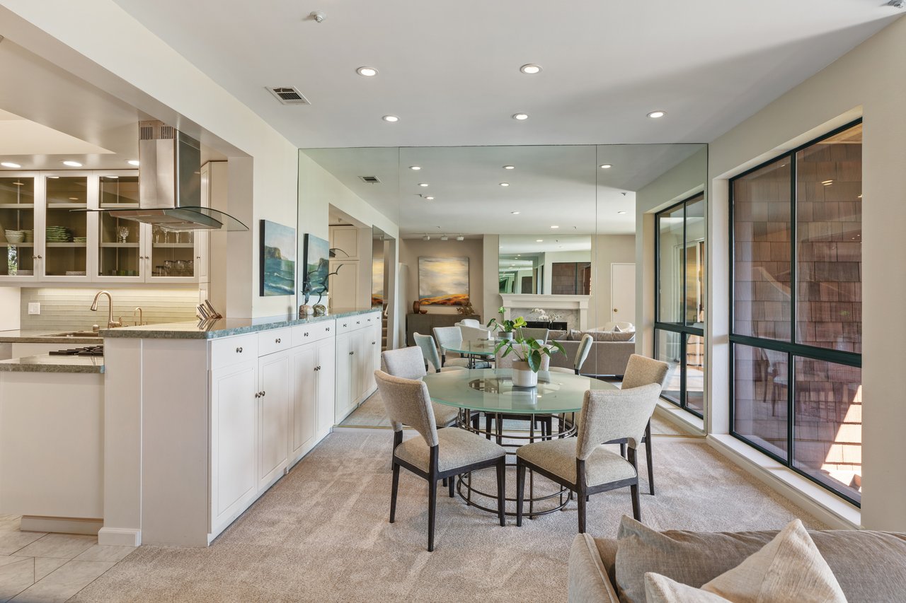 Luxury Condo with Sweeping Bay Views