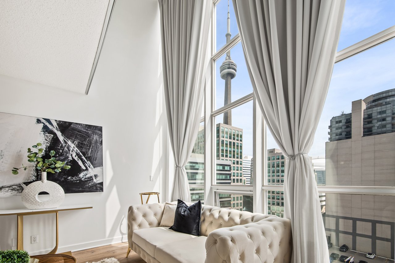 36 Blue Jays Way Unit: 918