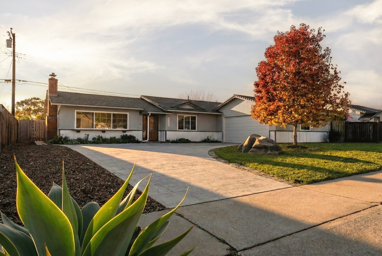 New Listing! 6269 Shamrock Ave