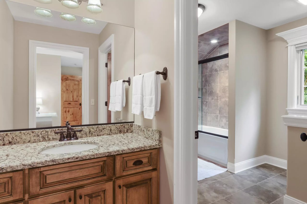 158 Abbey Springs Dr