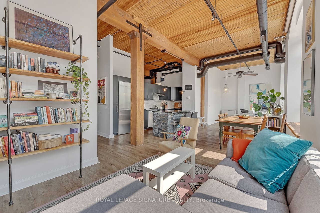993 Queen St W 226