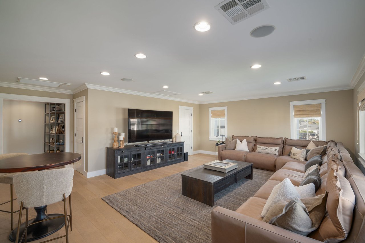 5627 E MONTEROSA Street