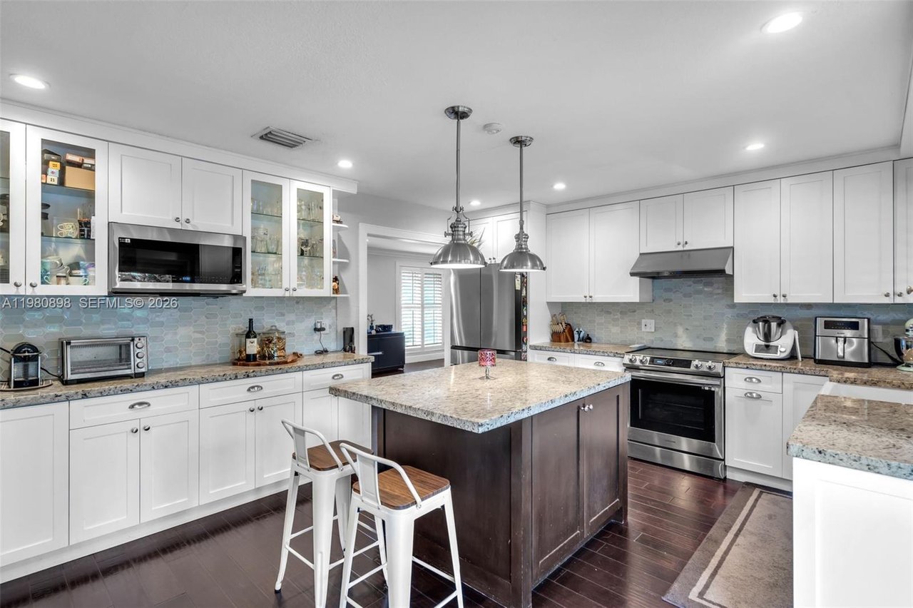 8700-sw-83-court-miami-home-for-sale-kitchen