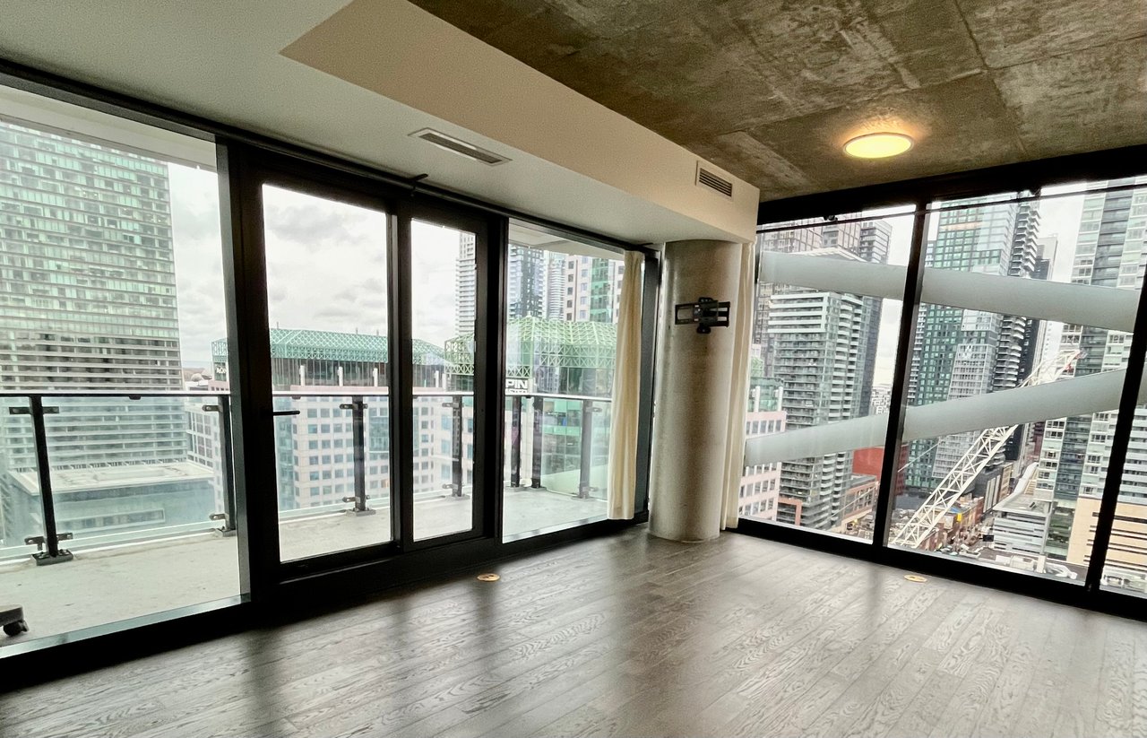 King West Loft With Forever South Views