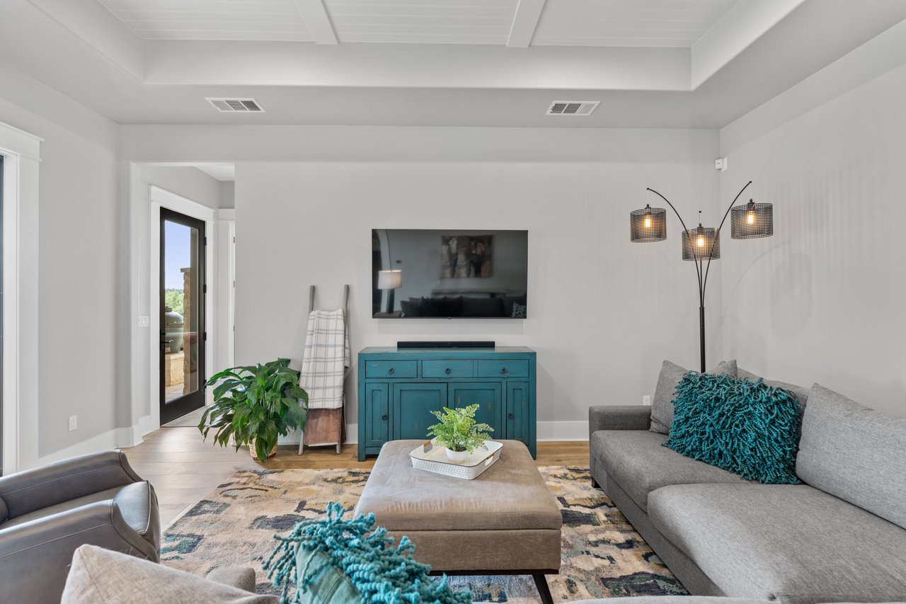 1457 Avenida High View