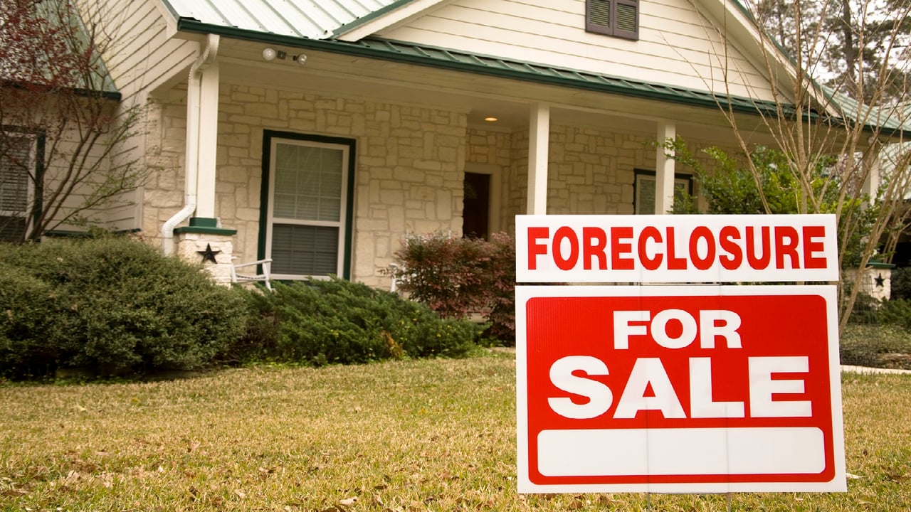 Buying a Foreclosed Home: Everything you need to know | 5 Easy Steps