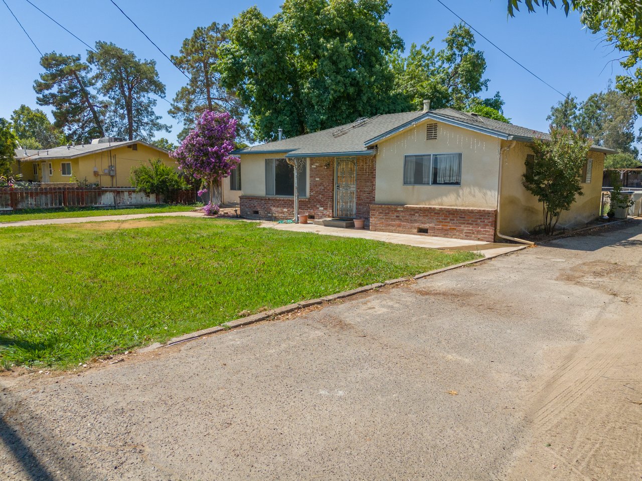 3684 W Belmont Ave
