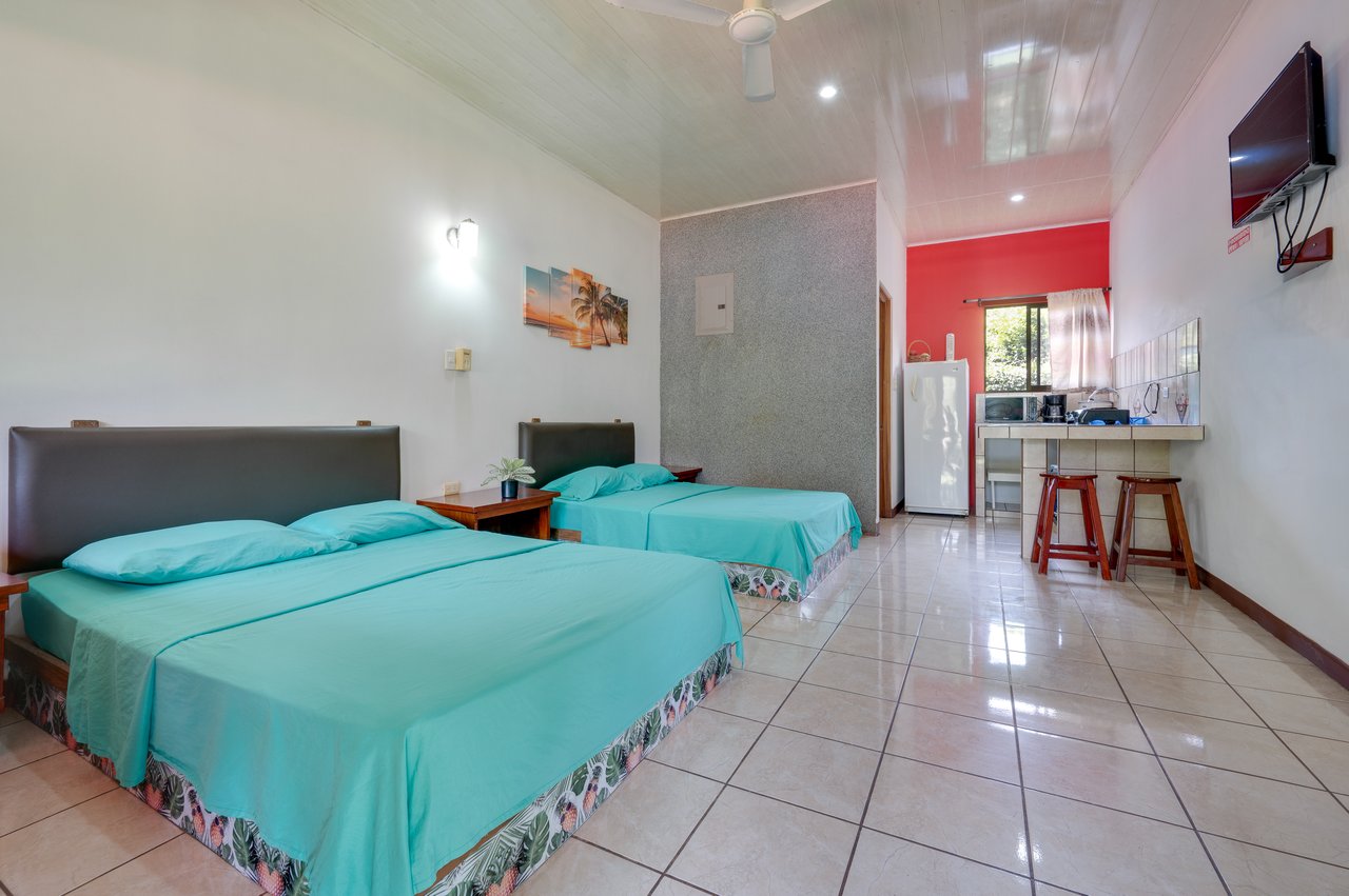 Tamarit House | Spacious Tropical Retreat in Villareal, Costa Rica