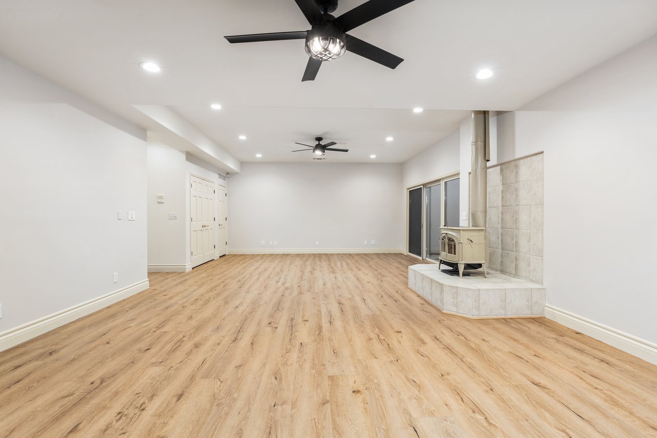 7285 N San Pedro Ave
