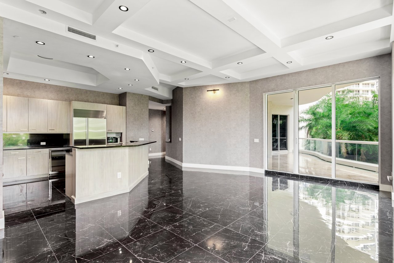 6000 Island Blvd # 203