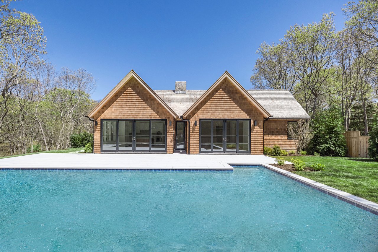 21 Ocean Pkwy, East Hampton