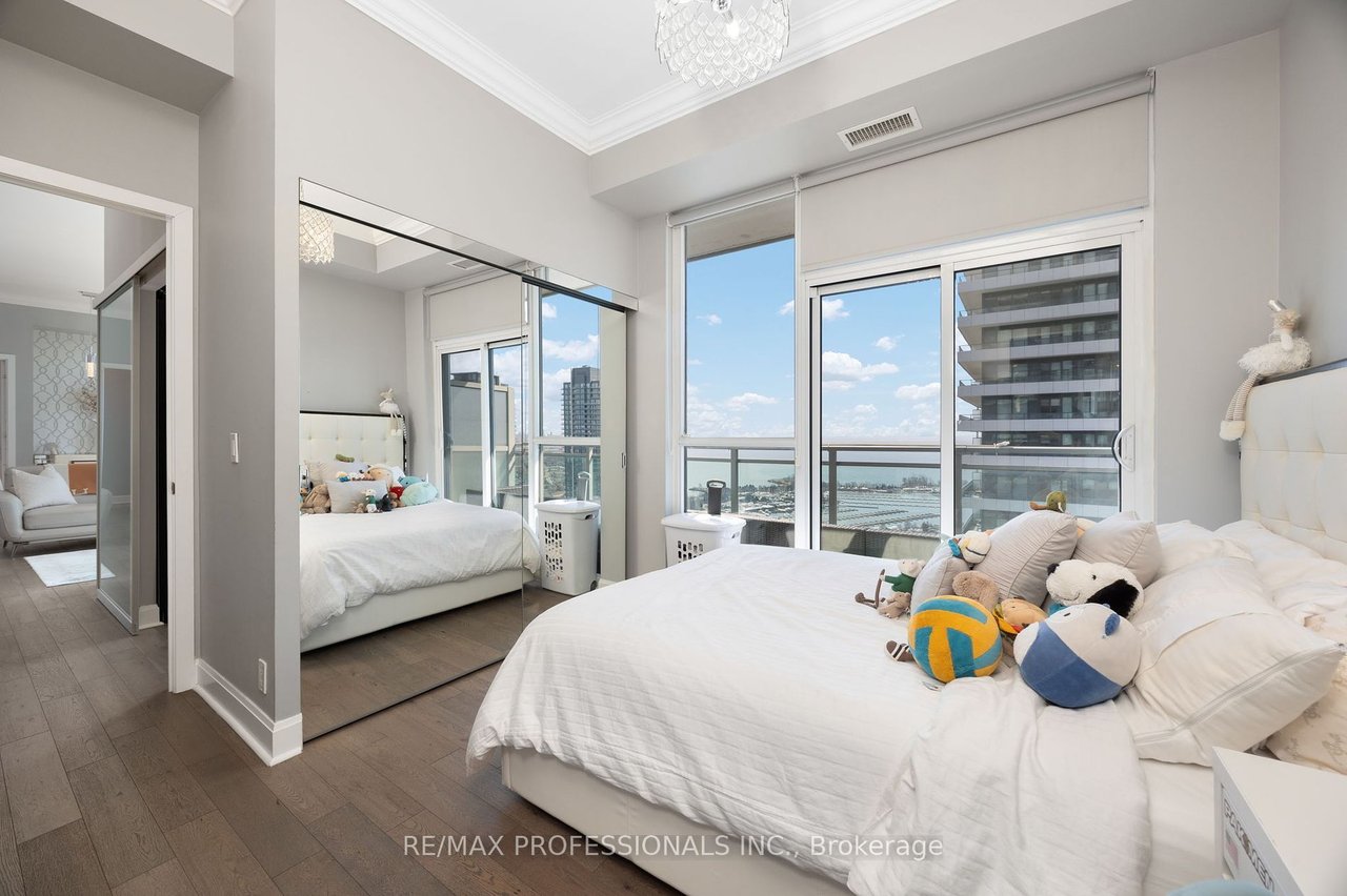 JADE WATERFRONT CONDOS 