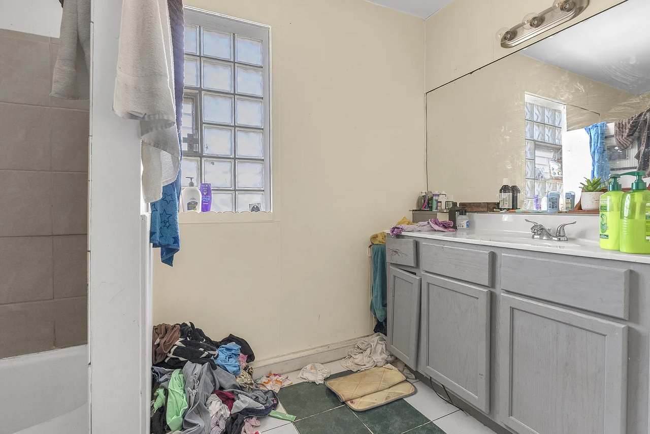 4947 Northcote Avenue, East Chicago, IN