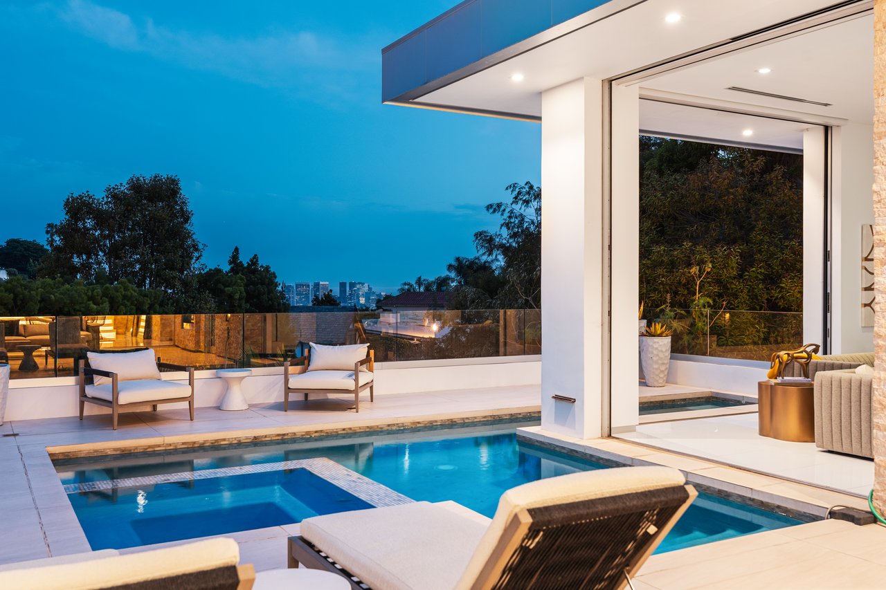 9311 Readcrest Dr, Beverly Hills